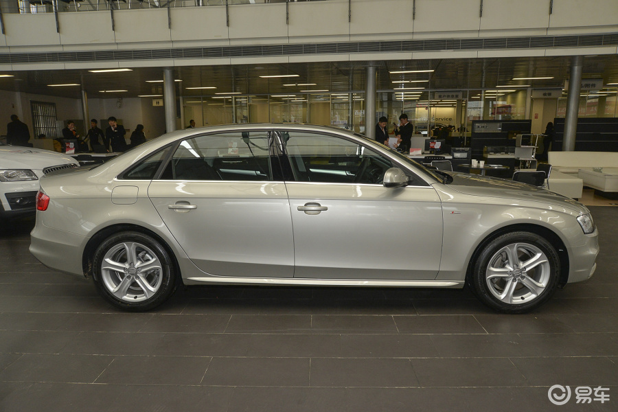 【奥迪a4l2015款45 tfsi quattro 个性运动型外观汽车图片-汽车图片