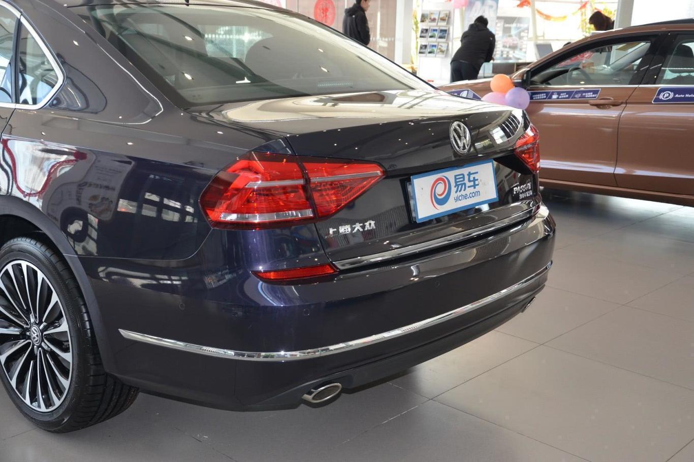 帕萨特380tsi dsg至尊版车尾局部