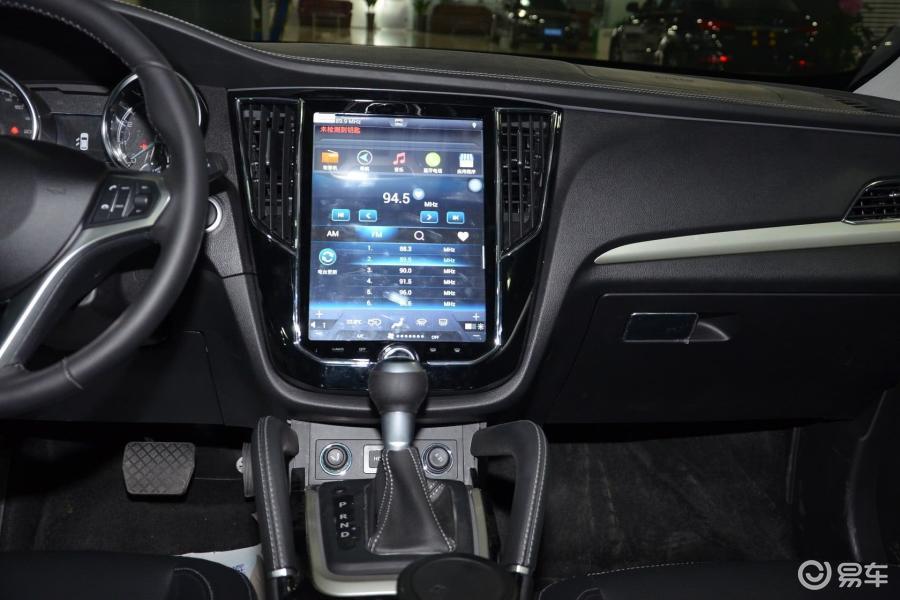 众泰sr7 中控台正面图