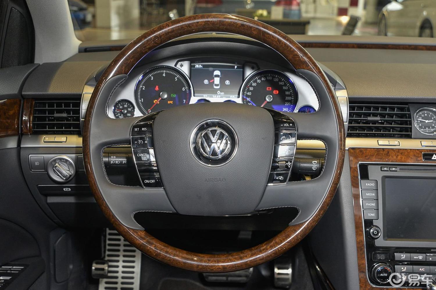 【辉腾2014款3.0l 行政型 汽油版方向盘汽车图片-汽车图片大全】-易车