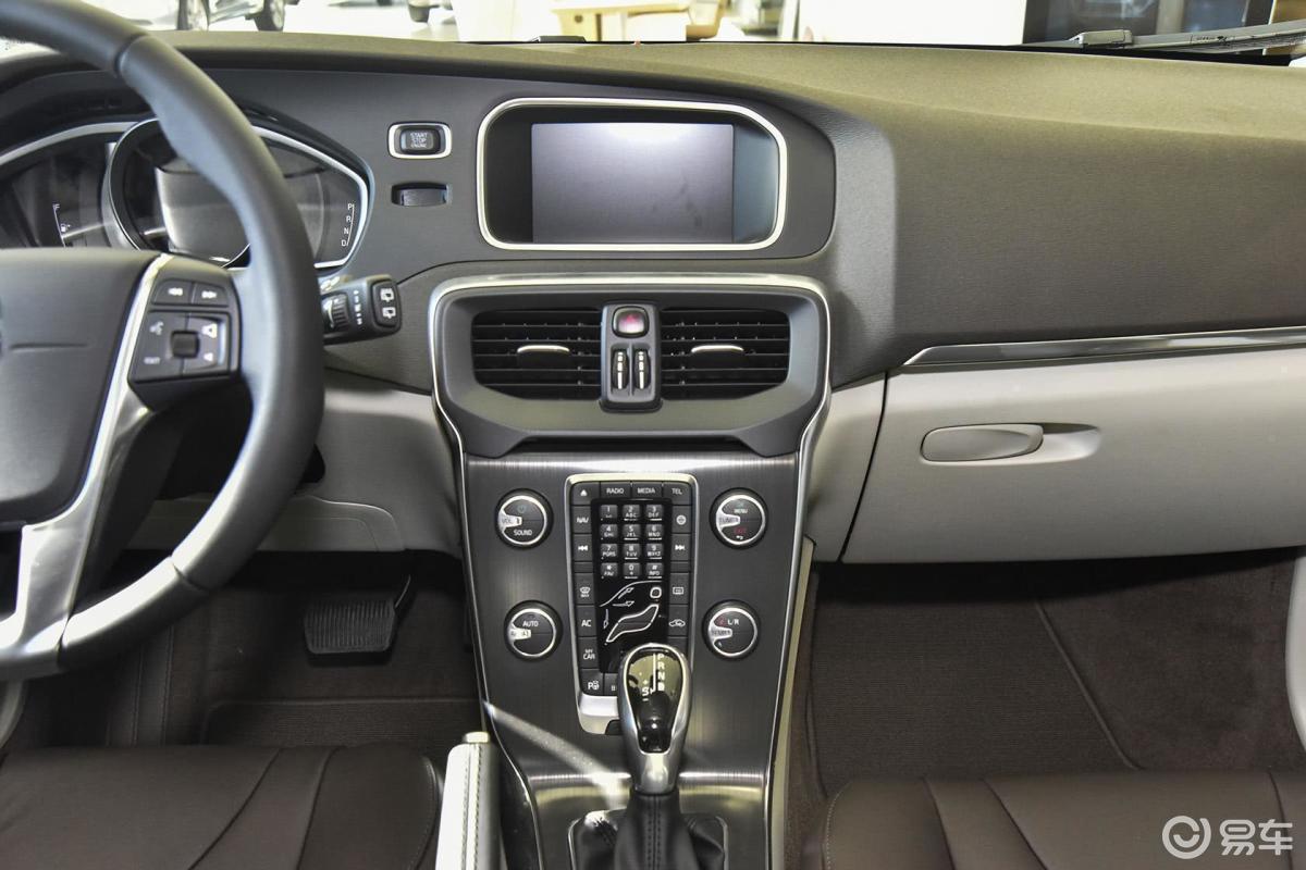 【沃尔沃v402015款1.