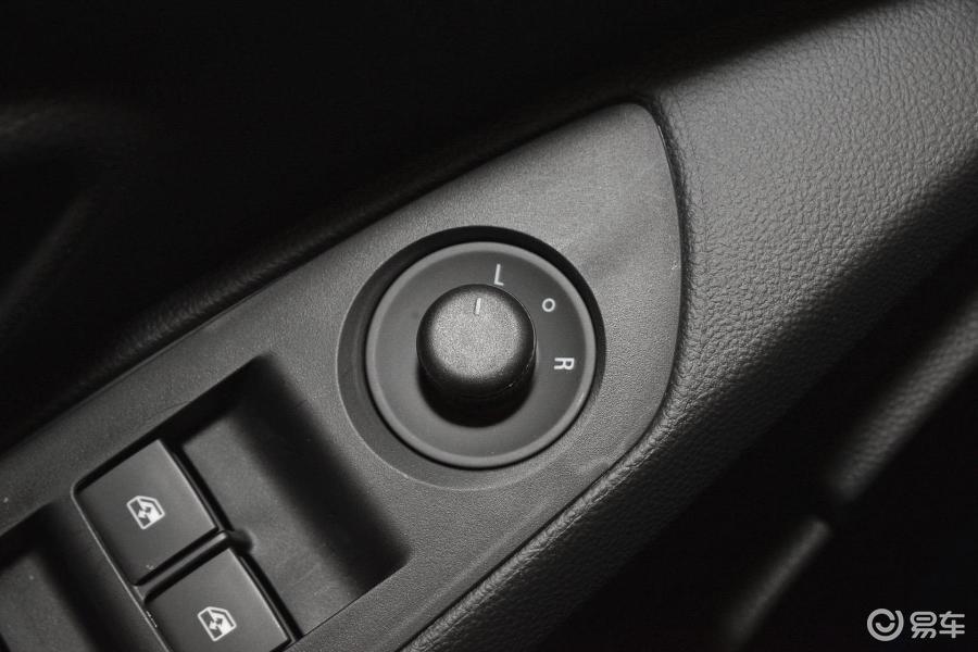 雪佛兰创酷 外后视镜控制键图