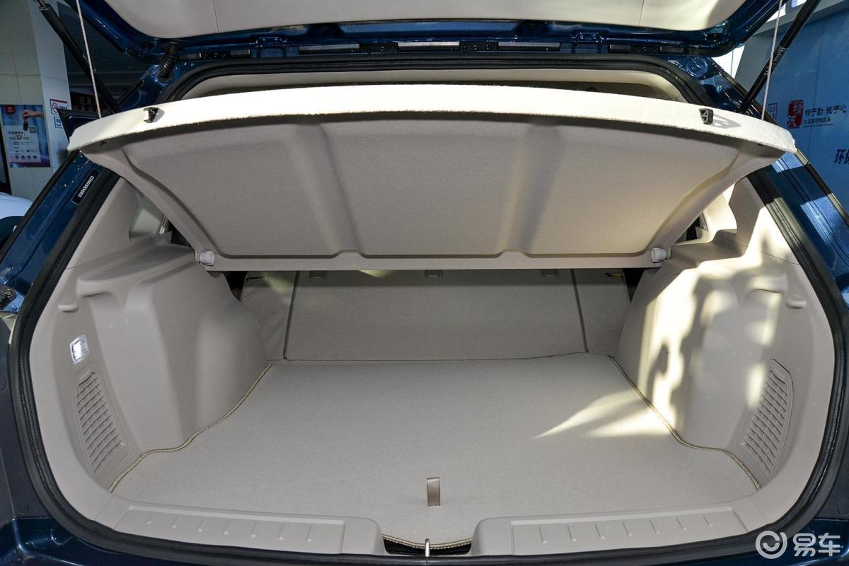 【比亚迪e62016款400 精英版行李箱空间汽车图片-汽车图片大全】-易车