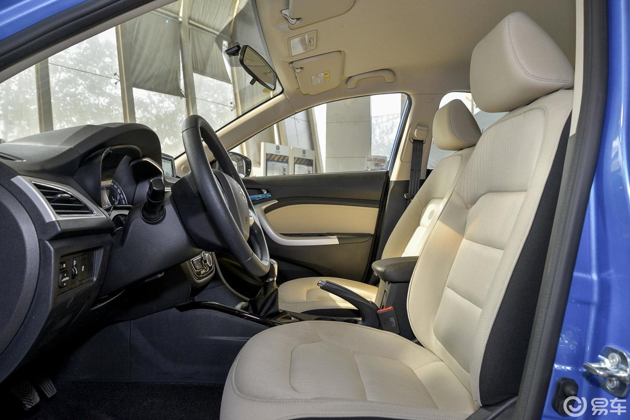 6l 手动 乐动型 国4前排空间汽车图片-汽车图片大全】-易车