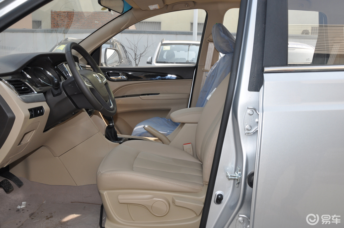 5l 手动 豪华型 7座】宝骏730_1.