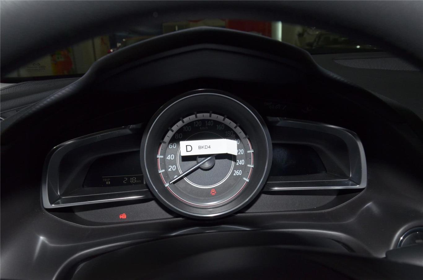 马自达3 昂克赛拉三厢 1.5l 自动 舒适型仪表盘