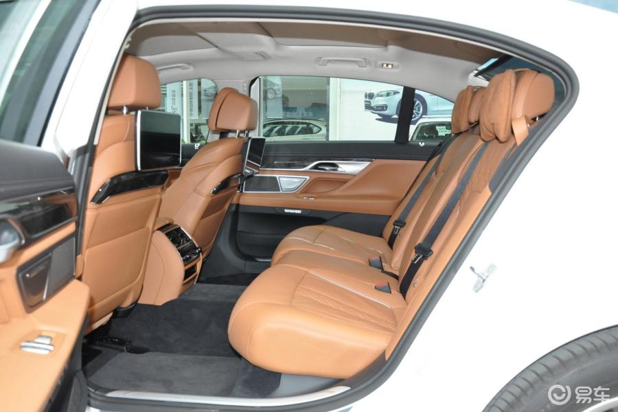 【宝马7系2016款730li 豪华型后排空间汽车图片-汽车图片大全】-易车