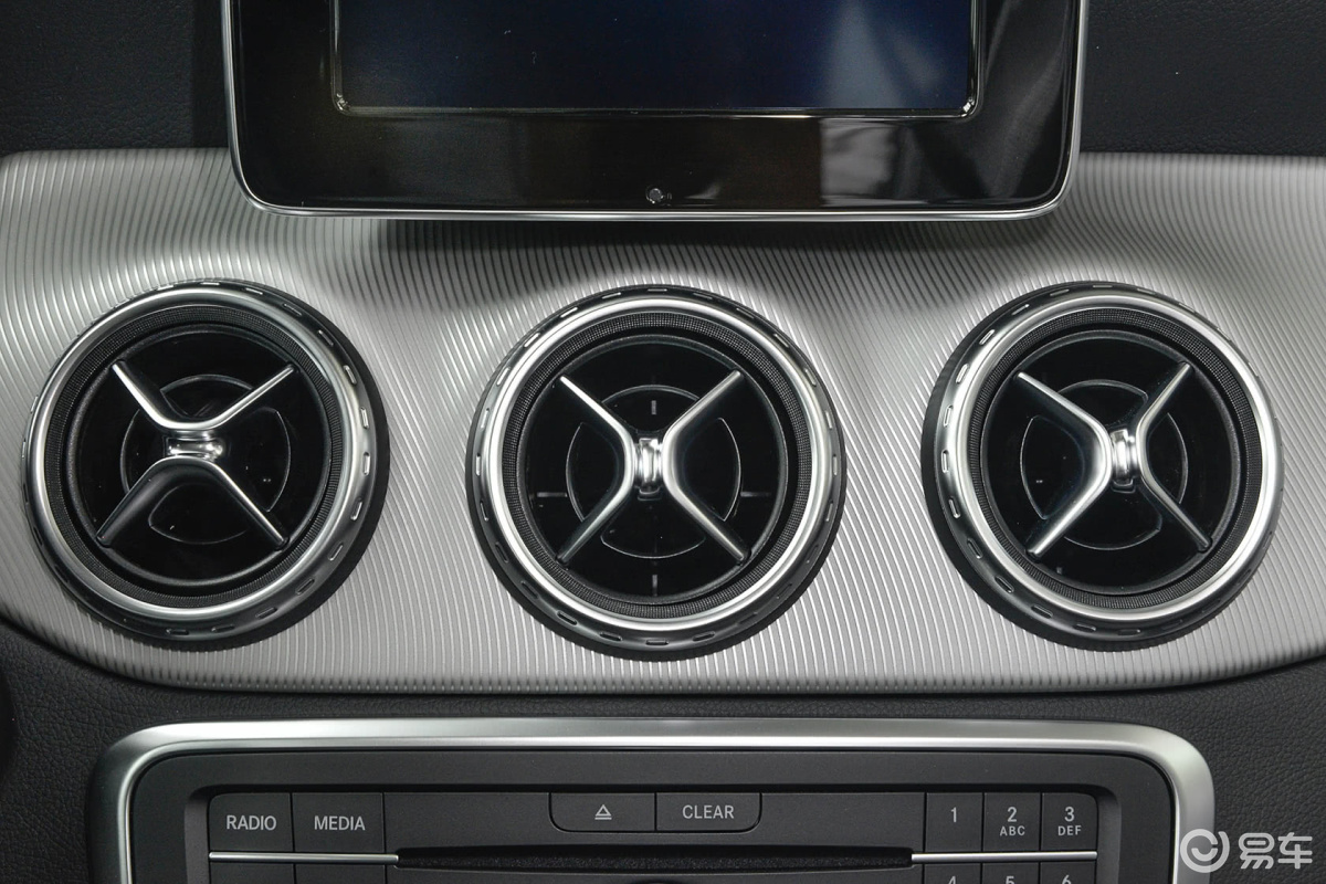 【奔驰gla2015款200 动感型前出风口汽车图片-汽车图片大全】-易车