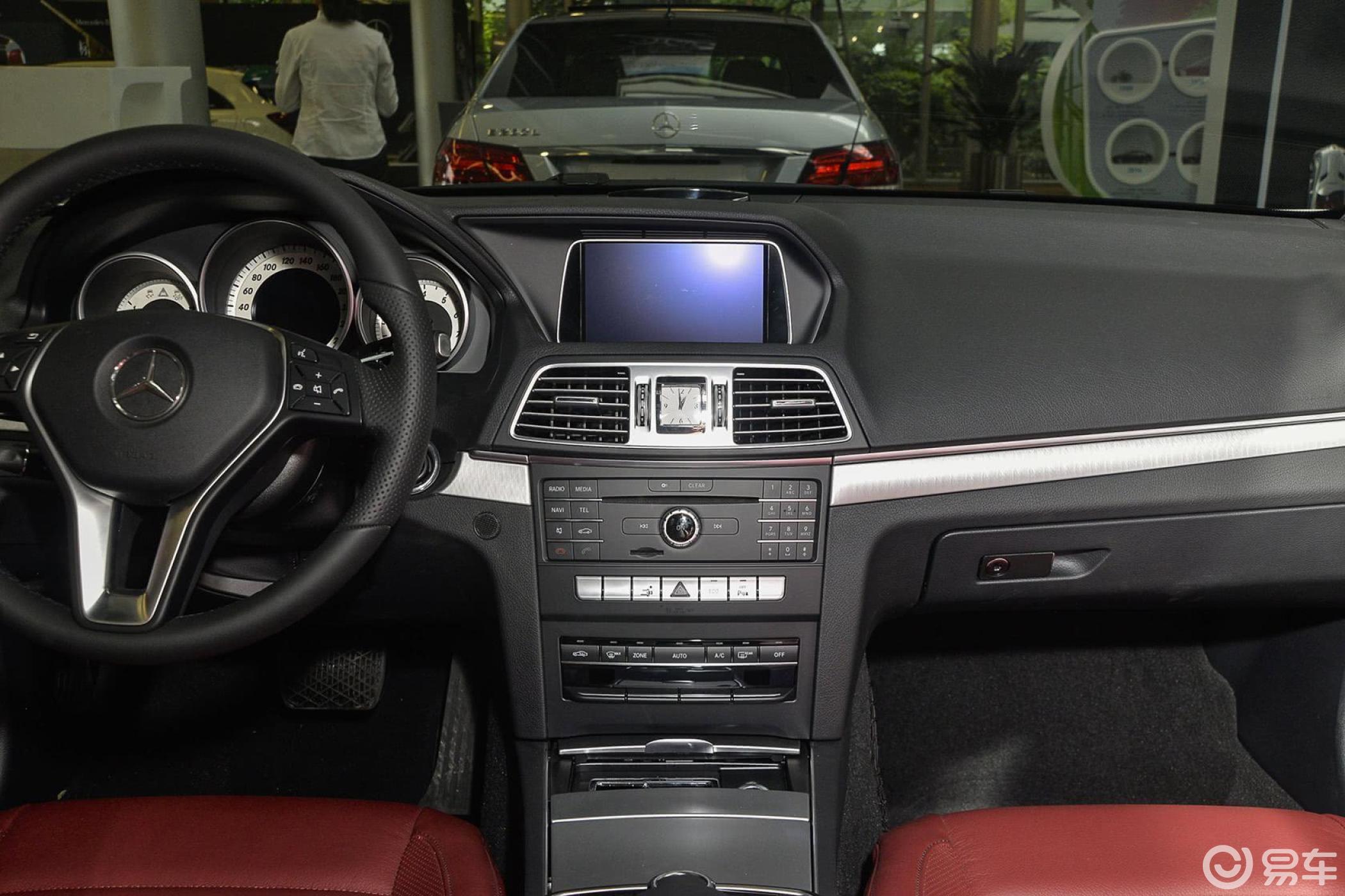 【奔驰e级(进口)2014款e260 coupe中控台整体汽车图片-汽车图片大全】