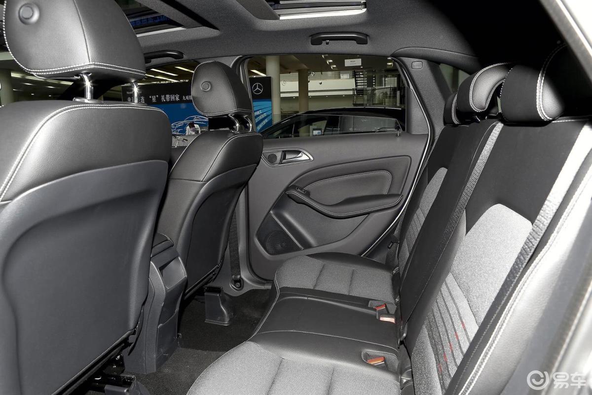 【奔驰b级2015款b 200 动感版后排空间体验汽车图片-汽车图片大全】