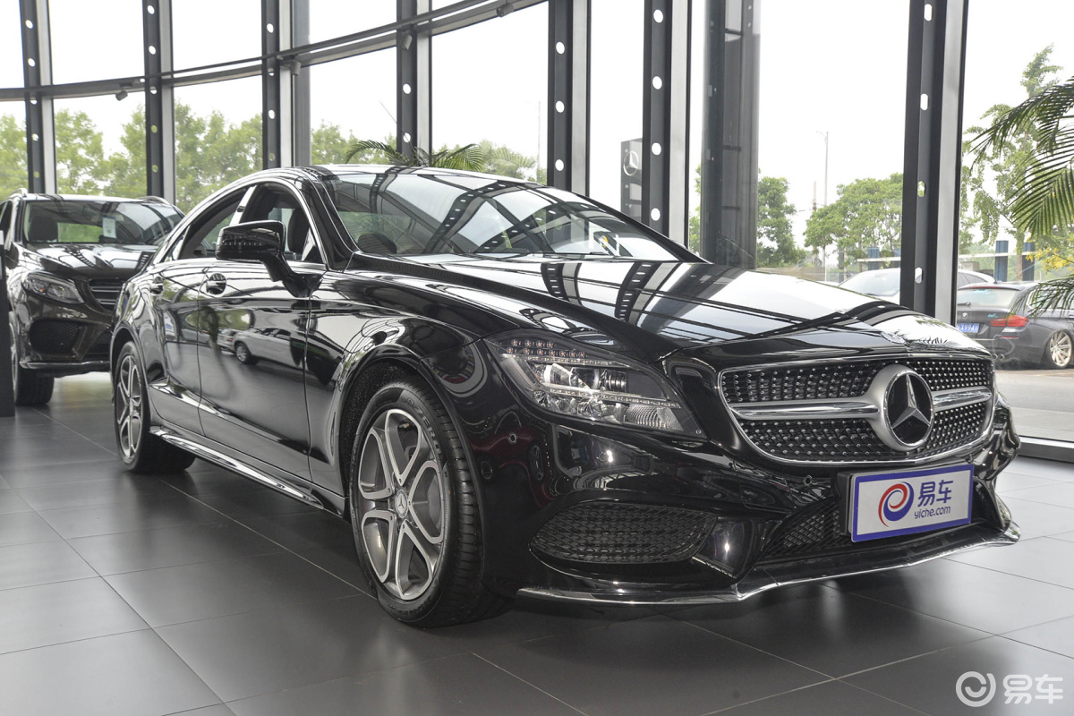 【奔驰cls级2015款cls 320侧前45度车头向左水平汽车图片-汽车图片