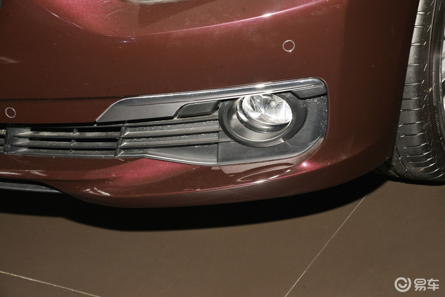 【宝马3系2016款320li 时尚型雾灯汽车图片-汽车图片大全】-易车网
