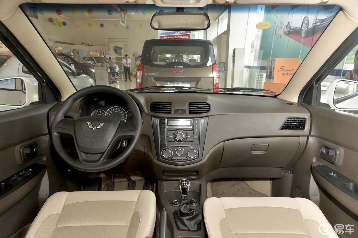 五菱宏光s  2014款  2021款  2020款  2019款  2018款  2016款  2155