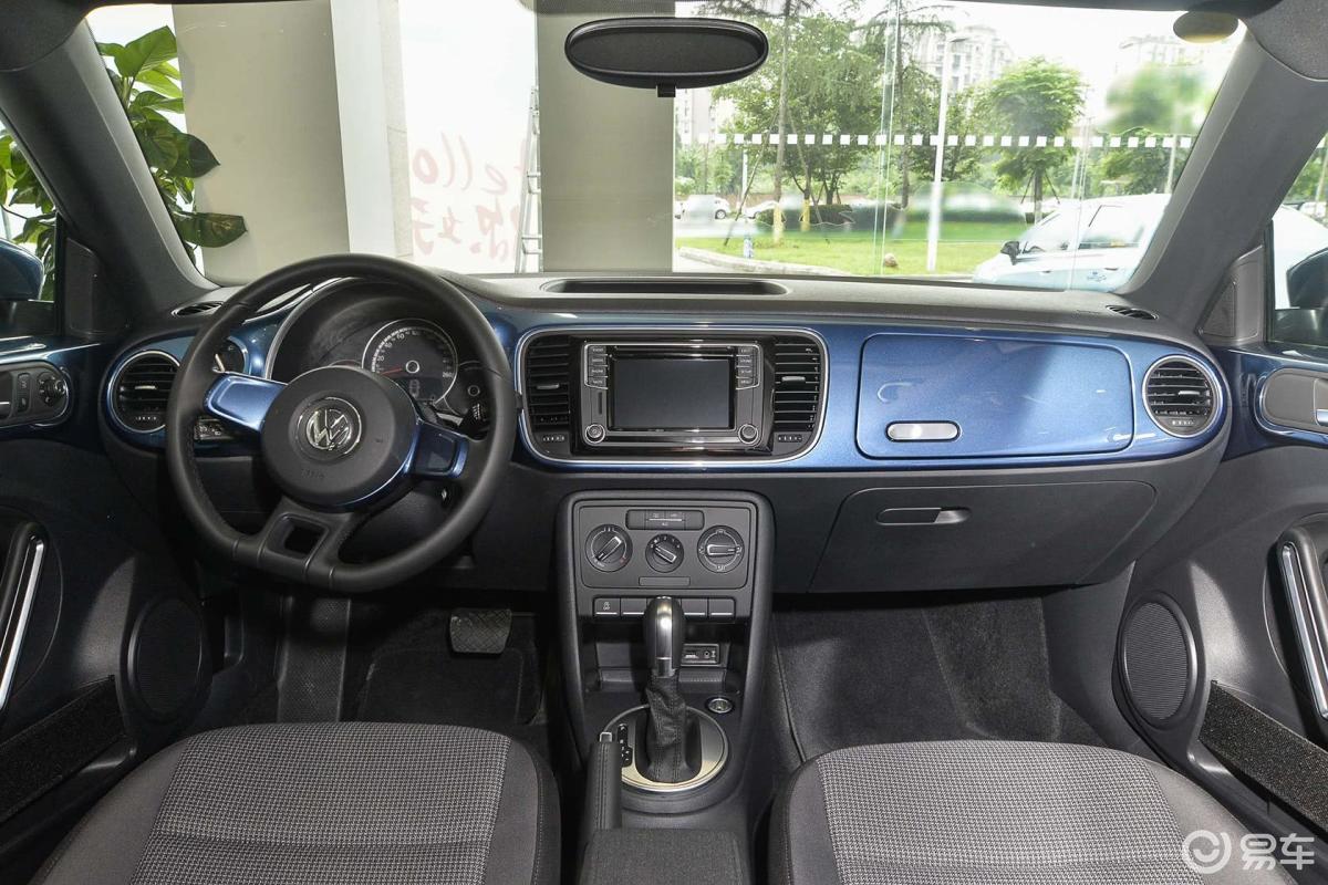 【甲壳虫2015款180tsi内饰全景正拍汽车图片-汽车图片大全】-易车