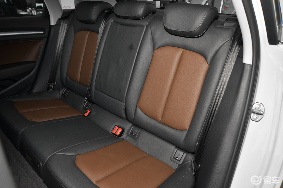 【奥迪a32016款sportback 40tfsi 风尚型后排座椅汽车图片-汽车图片