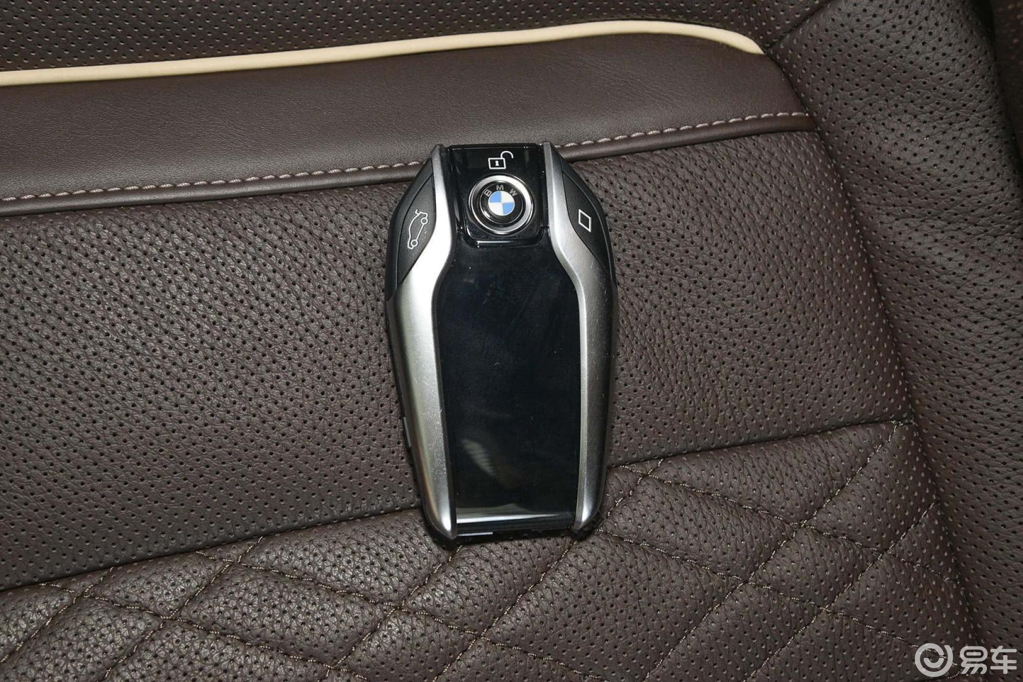 【宝马7系2016款740li 领先型钥匙汽车图片-汽车图片大全】-易车