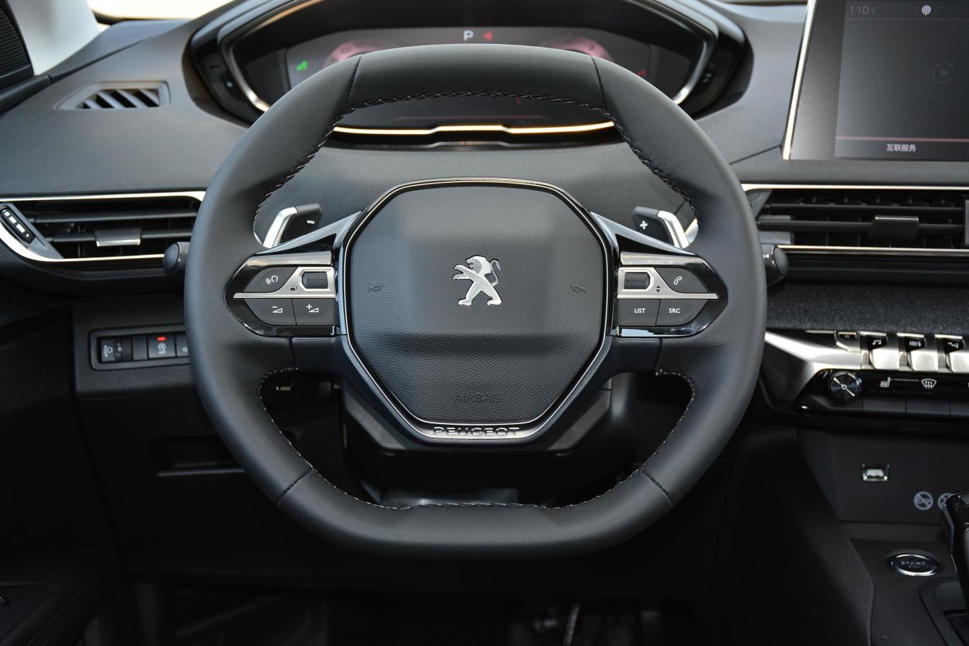 标致5008380thp 豪华版 7座方向盘
