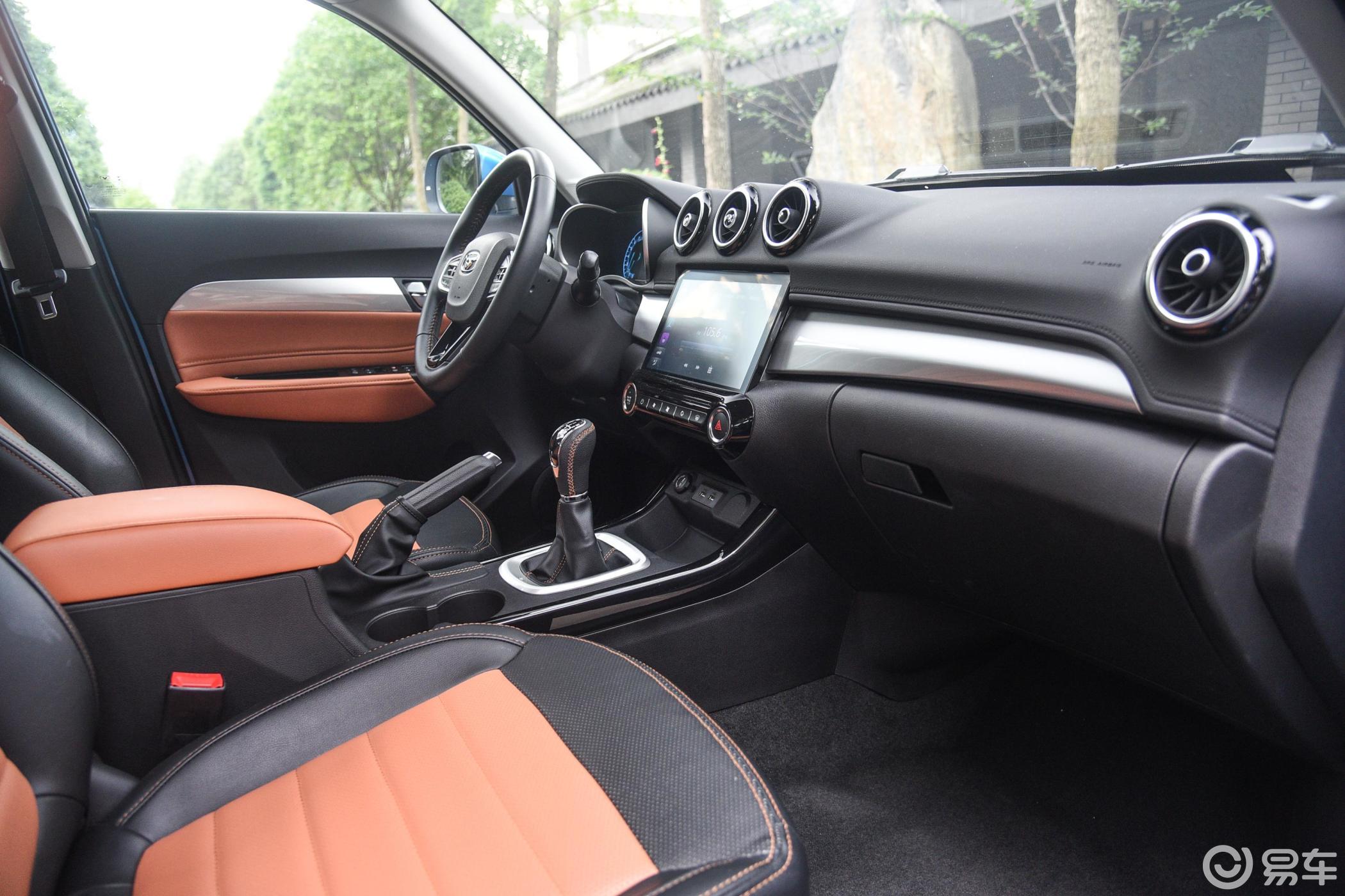 6l 手动 旗舰版内饰全景副驾驶员方向汽车图片-汽车图片大全】-易车