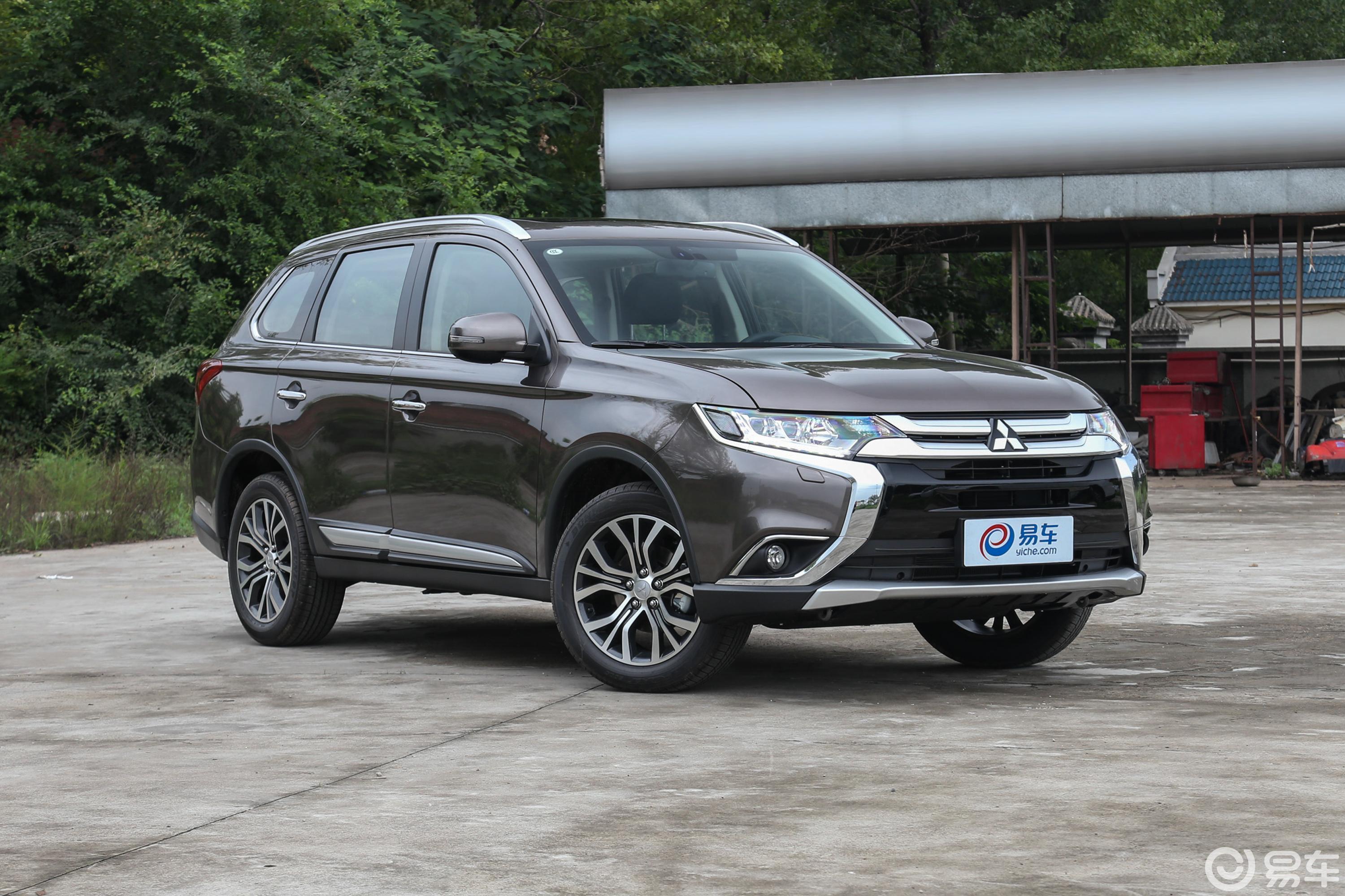 广汽三菱  欧蓝德  2016款  2020款  2019款  2018款  2017款  2016款