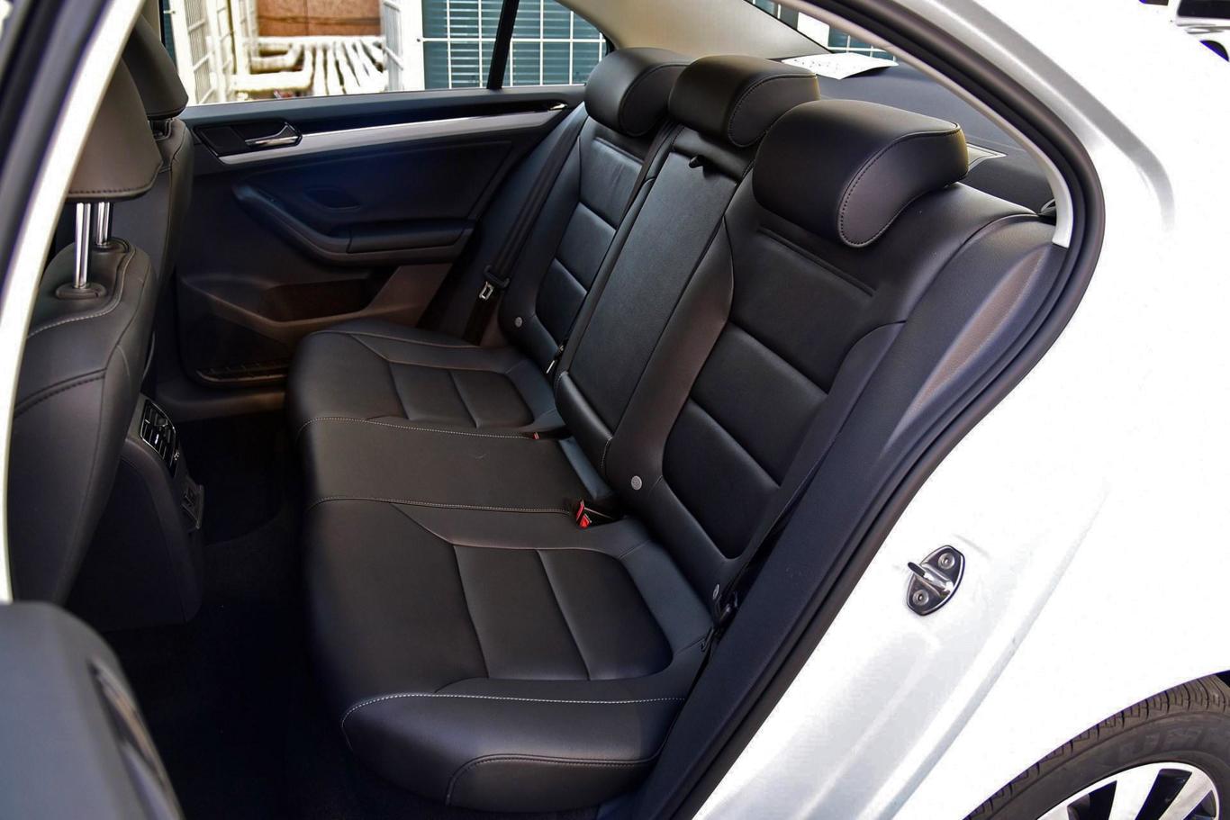 速腾180tsi 双离合 臻享版后排座椅