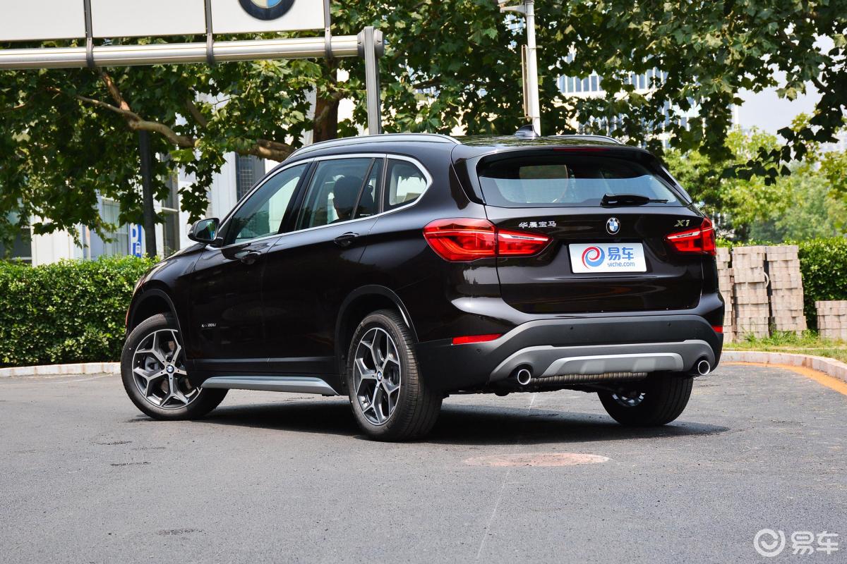 【宝马x12018款xdrive20li 尊享版侧后45度车头向左水平汽车图片-汽车