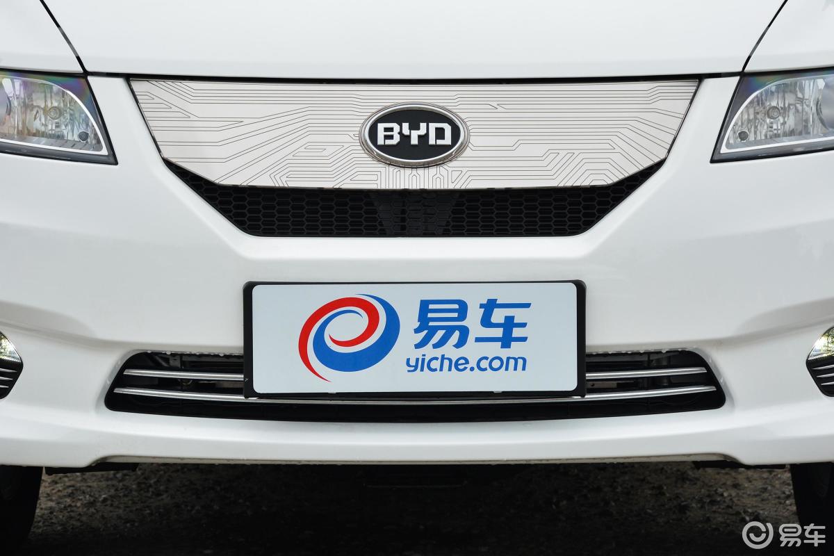 【比亚迪e62017款400 精英版外观汽车图片-汽车图片大全】-易车