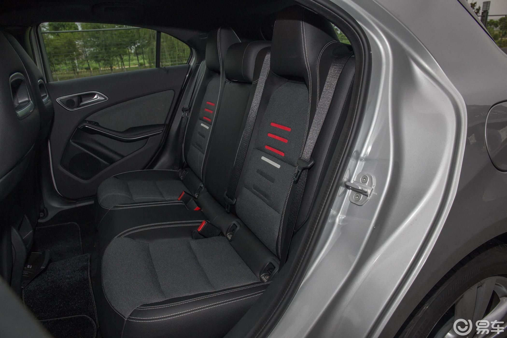 【奔驰a级(进口)2017款改款 a 200 动感版后排座椅汽车图片-汽车图片