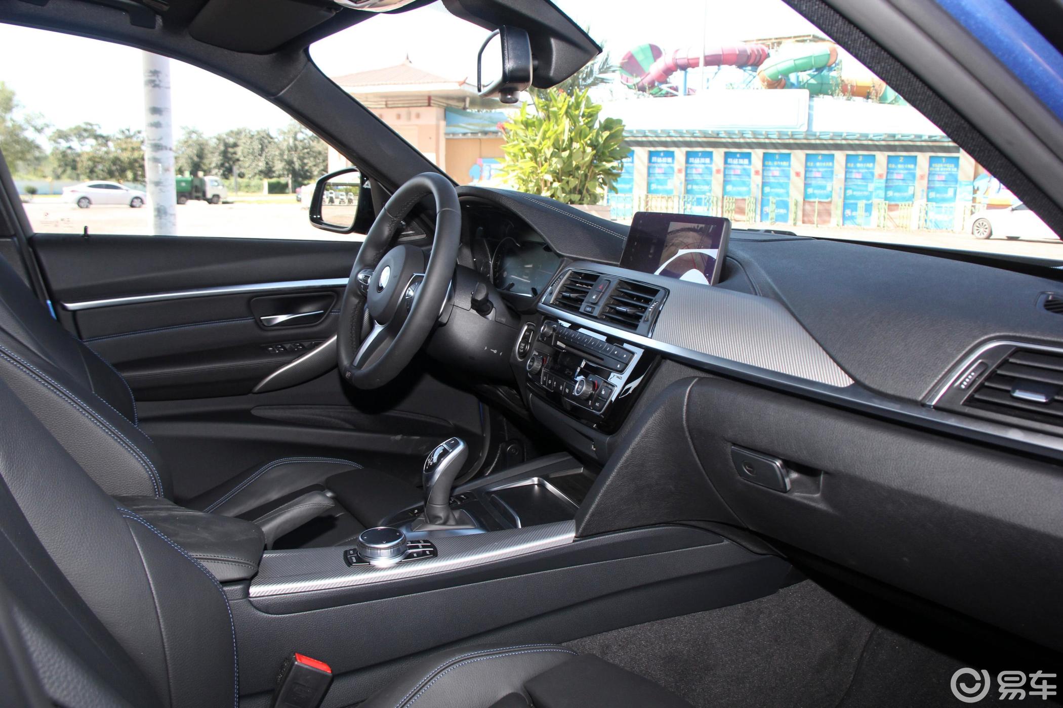 【宝马3系2018款330i m运动曜夜版内饰全景副驾驶员方向汽车图片-汽车