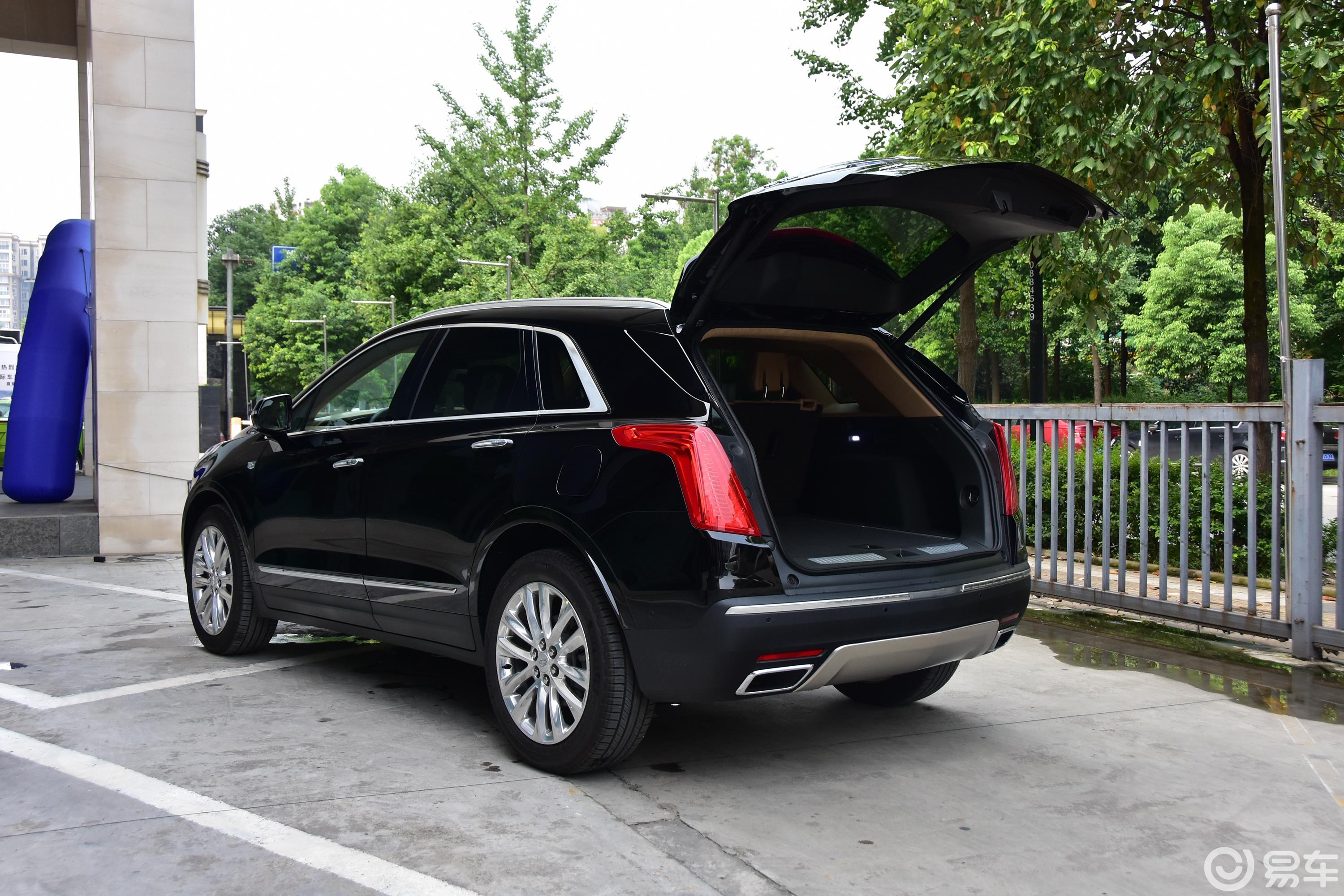 【凯迪拉克xt52018款28e 四驱 铂金版空间汽车图片-汽车图片大全】