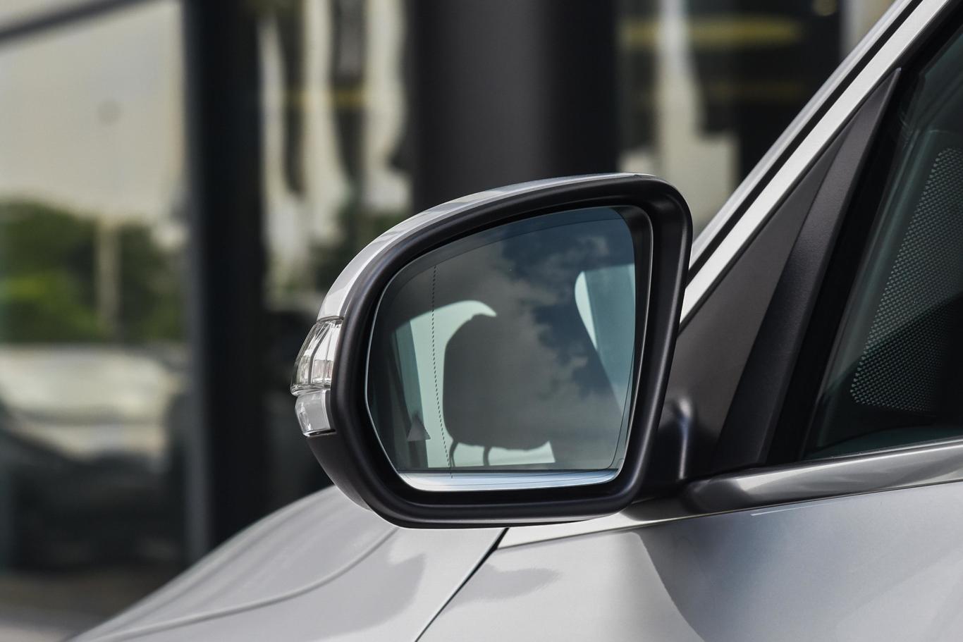 奔驰glcglc 300 4matic 豪华版后视镜镜面