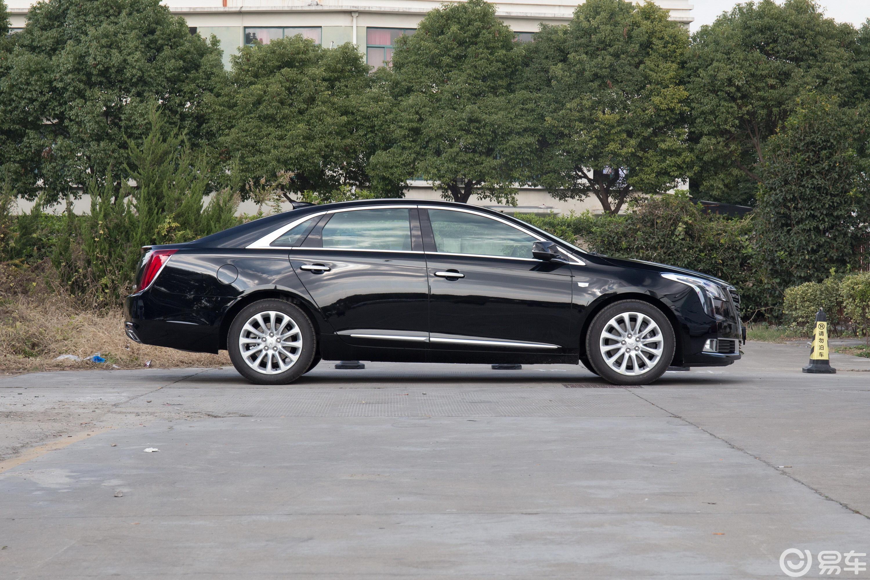 【凯迪拉克xts2018款28t 精英版侧前45度车头向右水平汽车图片-汽车