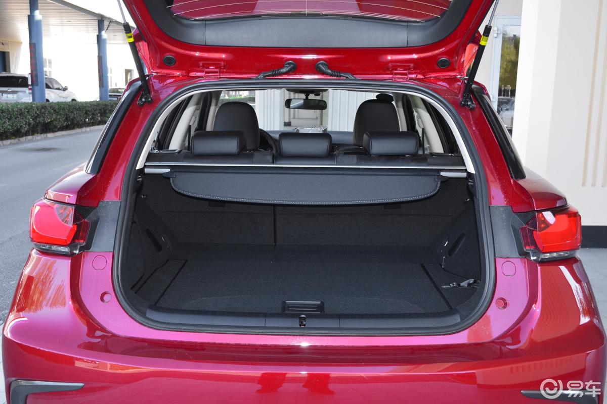 【雷克萨斯ct2017款ct 200h 舒适版后排空间体验汽车图片-汽车图片