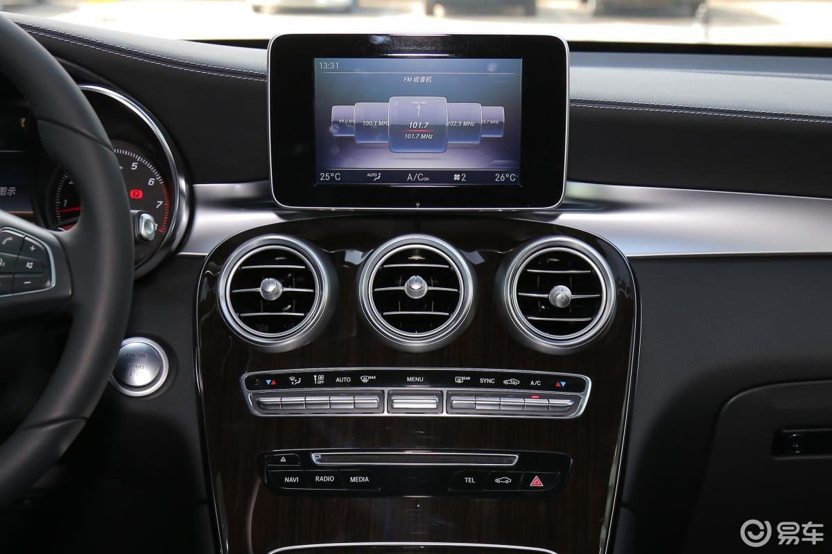 【奔驰glc2017款glc 260 4matic 豪华版内饰全景正拍汽车图片-汽车