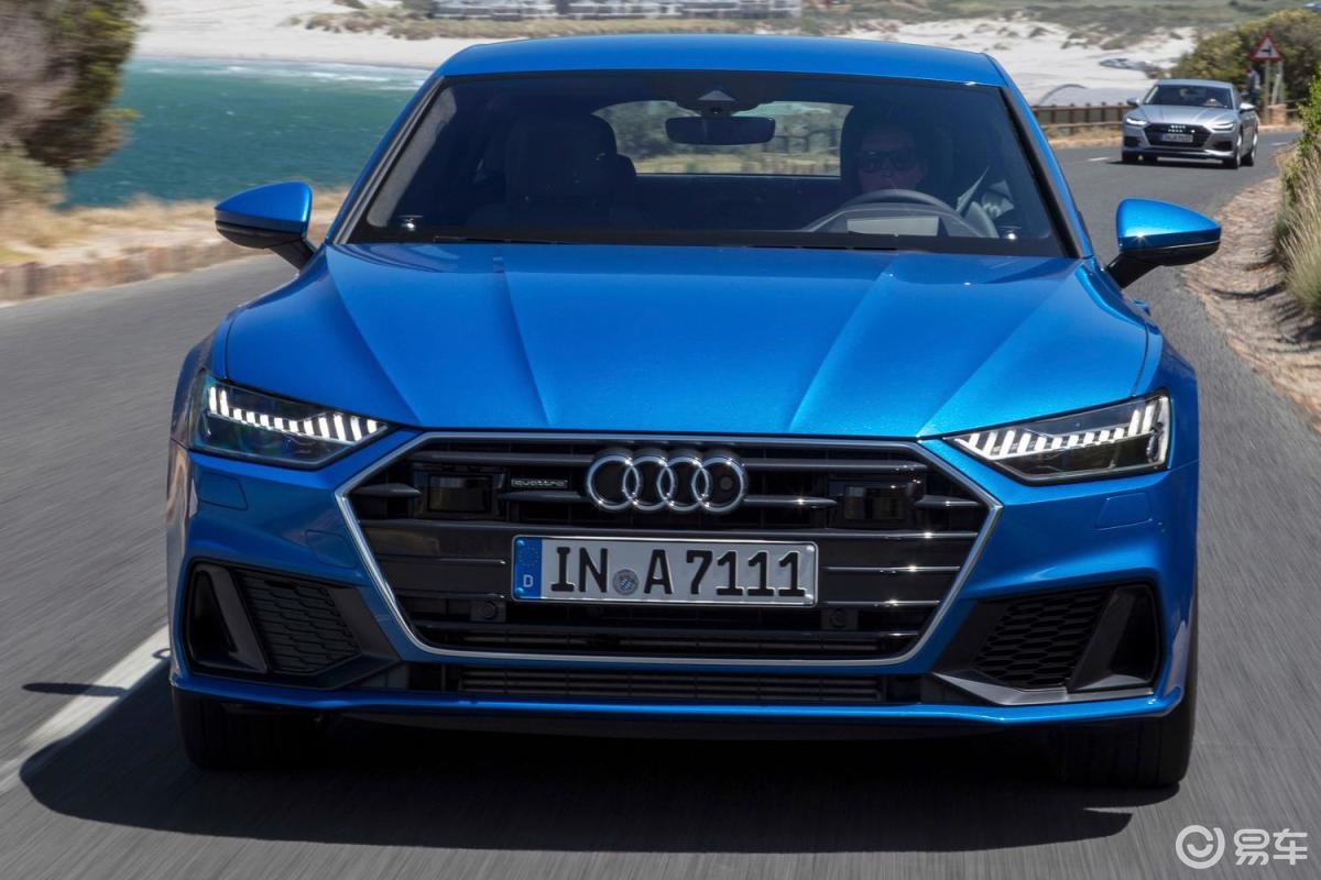 【奥迪a72018款50 tfsi quattro 舒适版侧前45度车头向右水平汽车图片