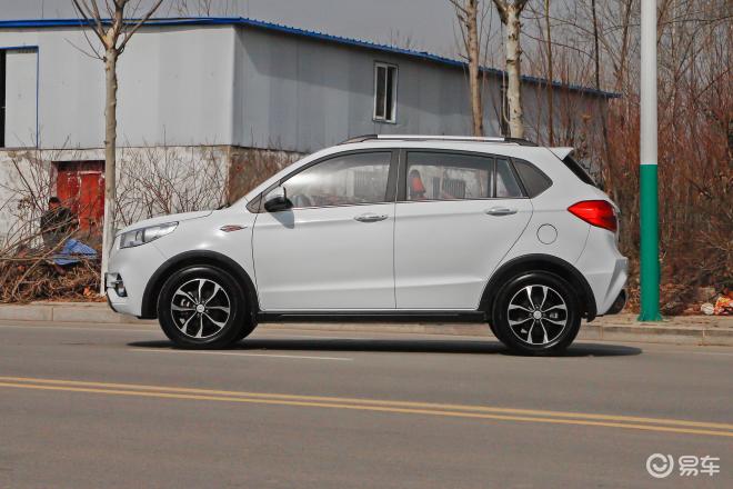 外观外观细节中控车厢座椅推荐对比英致g3吉利几何e萤火虫查看对比