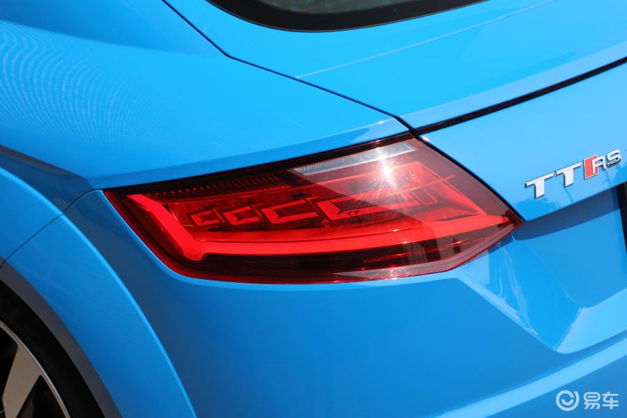 【奥迪tt rs2017款2.5t coupe尾灯侧45度俯拍汽车图片-汽车图片大全】