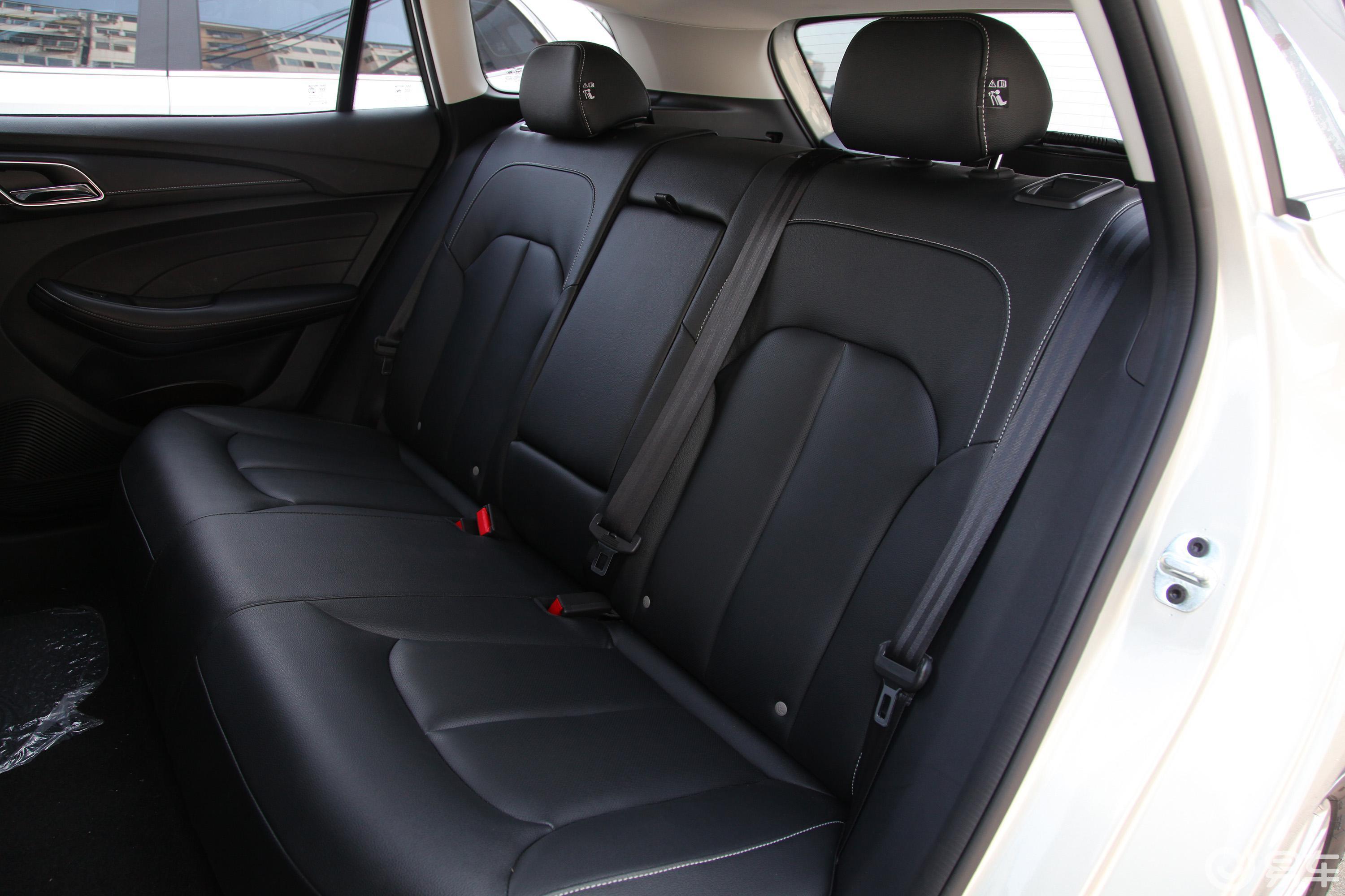 【荣威ei52018款互联网豪华版后排座椅汽车图片-汽车图片大全】-易车