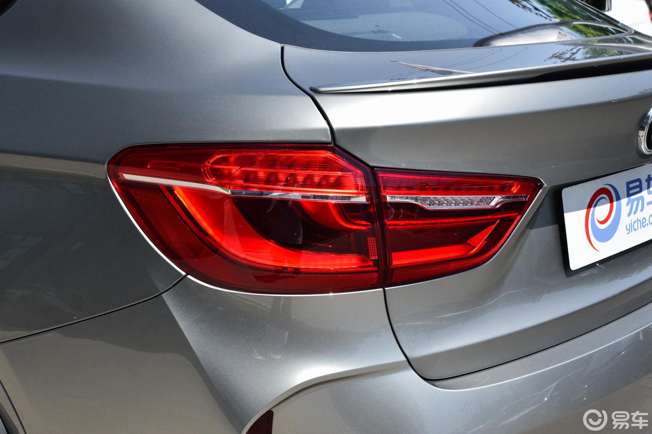 【宝马x6 m2015款x6 m尾灯侧45度俯拍汽车图片-汽车图片大全】-易车