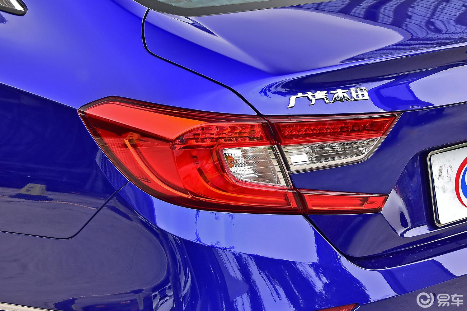 【雅阁2018款260turbo 豪华版 国v尾灯侧45度俯拍汽车图片-汽车图片