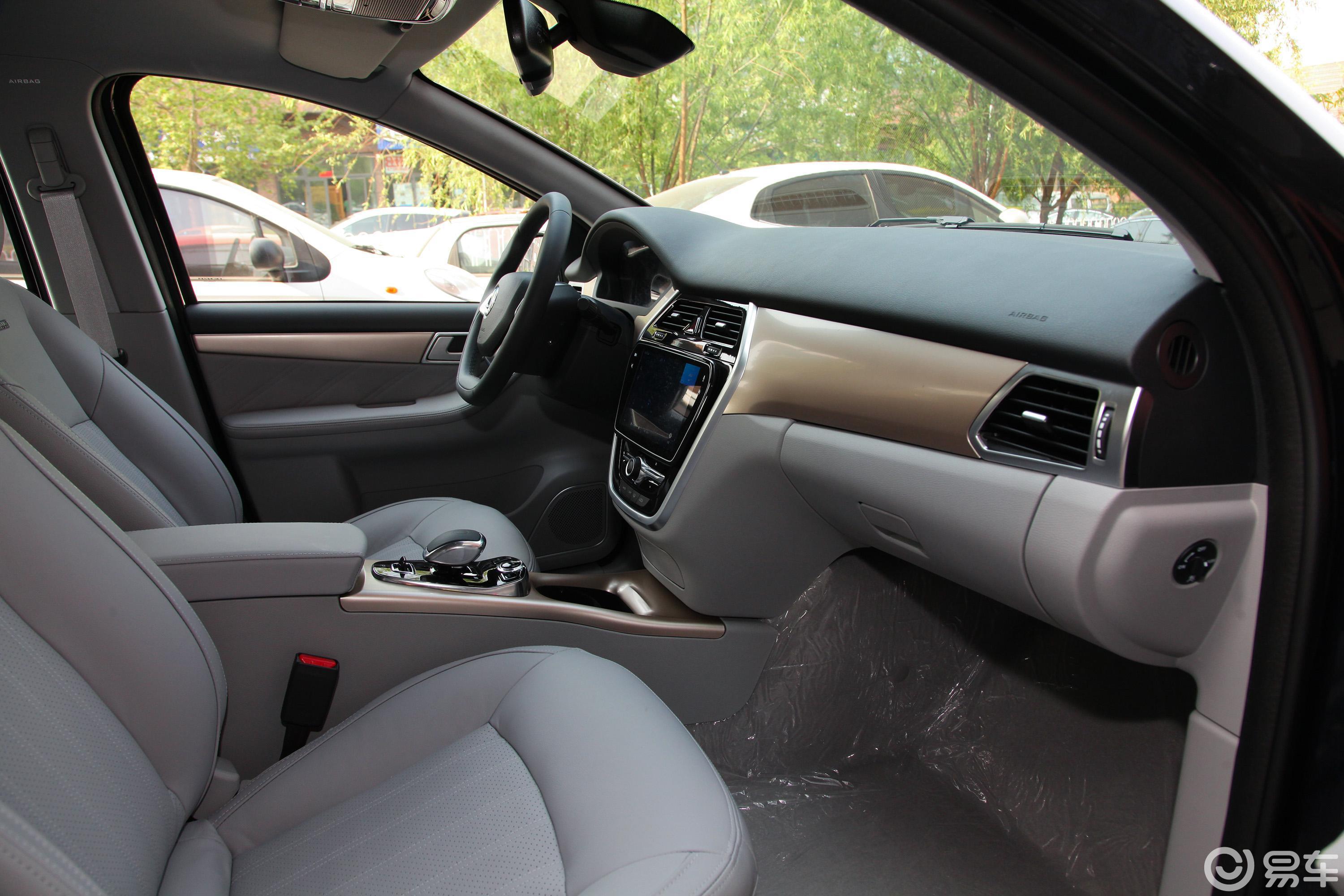 【腾势2018款500 时尚版内饰全景副驾驶员方向汽车图片-汽车图片大全