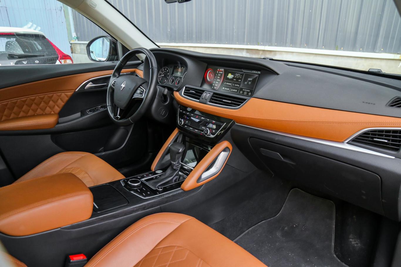 宝沃bx728t 四驱 豪华版 7座内饰全景副驾驶员方向