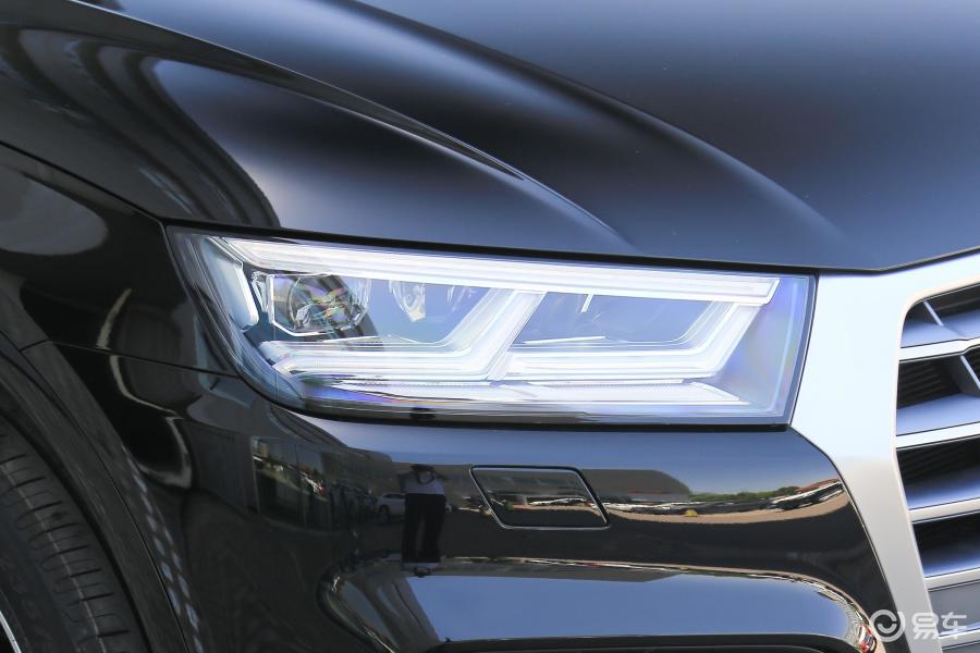 【奥迪q5l2018款40 tfsi 荣享时尚版大灯侧45度俯拍汽车图片-汽车图片