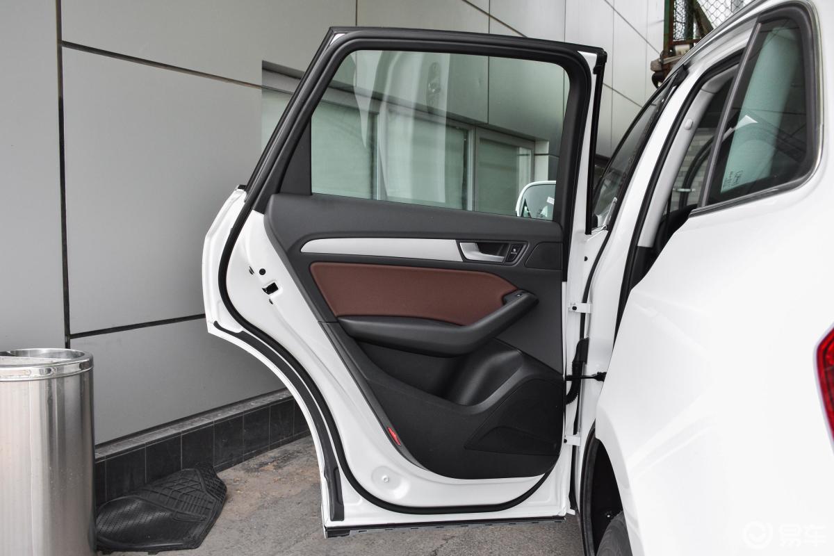 【奥迪q52018款典藏版 40 tfsi 进取版驾驶员侧后车门汽车图片-汽车