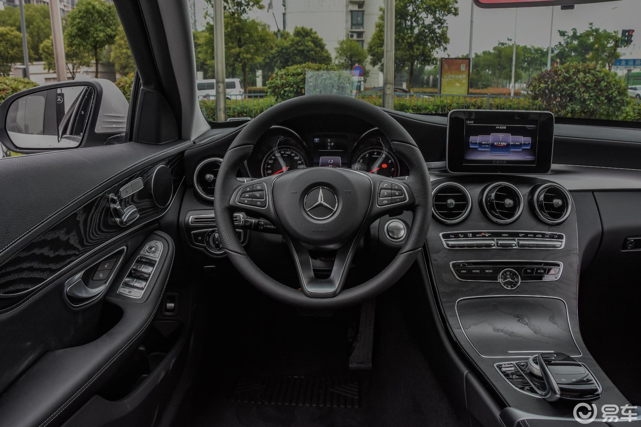 【奔驰c级2018款c 200 l 运动轿车驾驶位区域汽车图片-汽车图片大全】