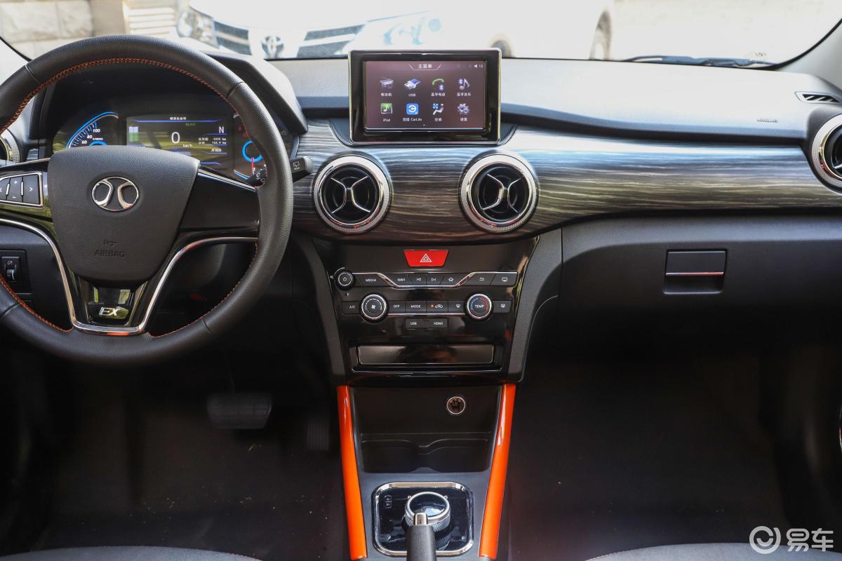 【北汽新能源ex2018款ex360 新尚版内饰汽车图片-汽车图片大全】-易车
