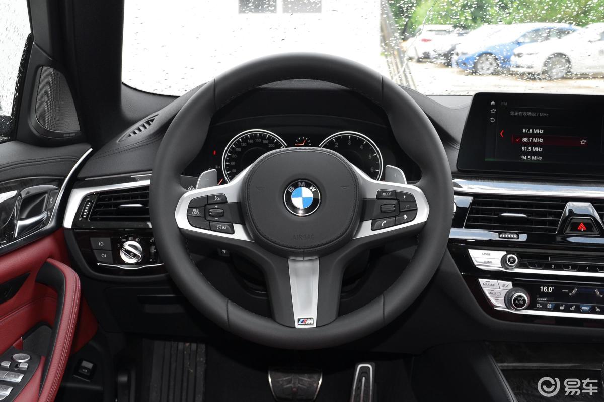 【宝马5系2018款改款 530li 尊享版 m运动套装方向盘汽车图片-汽车