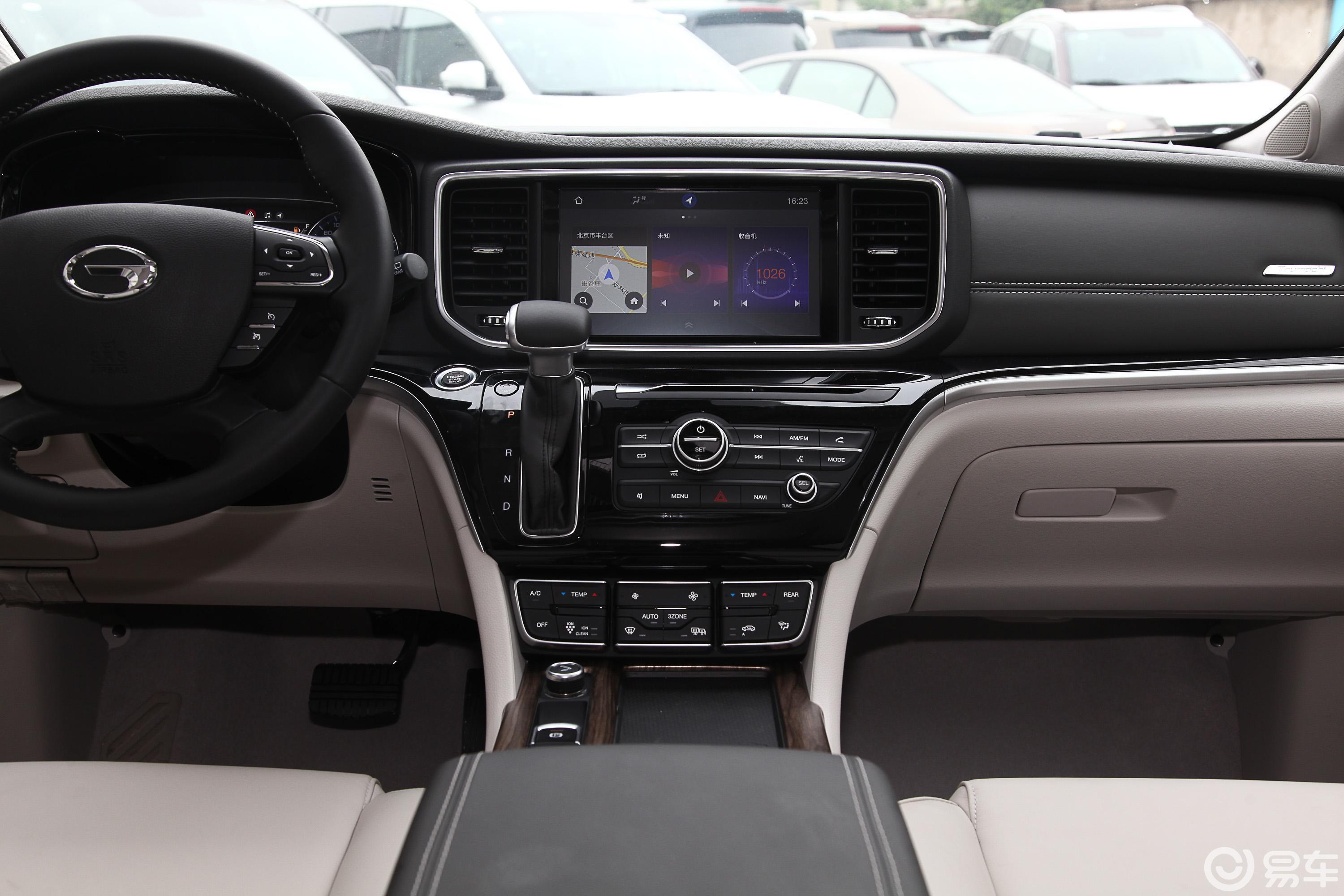 【传祺gm82018款320t 尊贵版中控台整体汽车图片-汽车图片大全】-易车