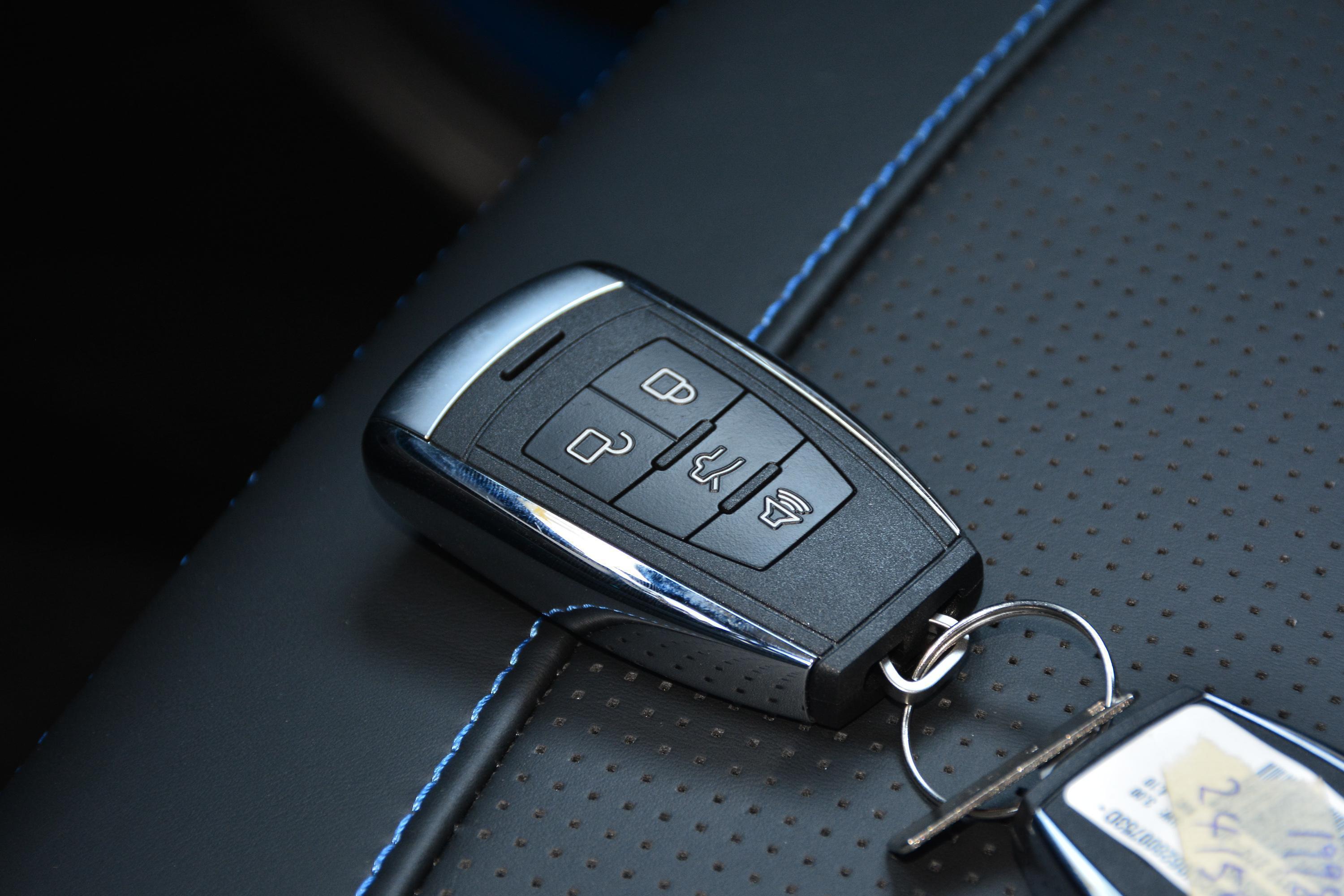 其实,bj402020款城市猎人版变化最大的地方在它动力系统,它搭载全新的