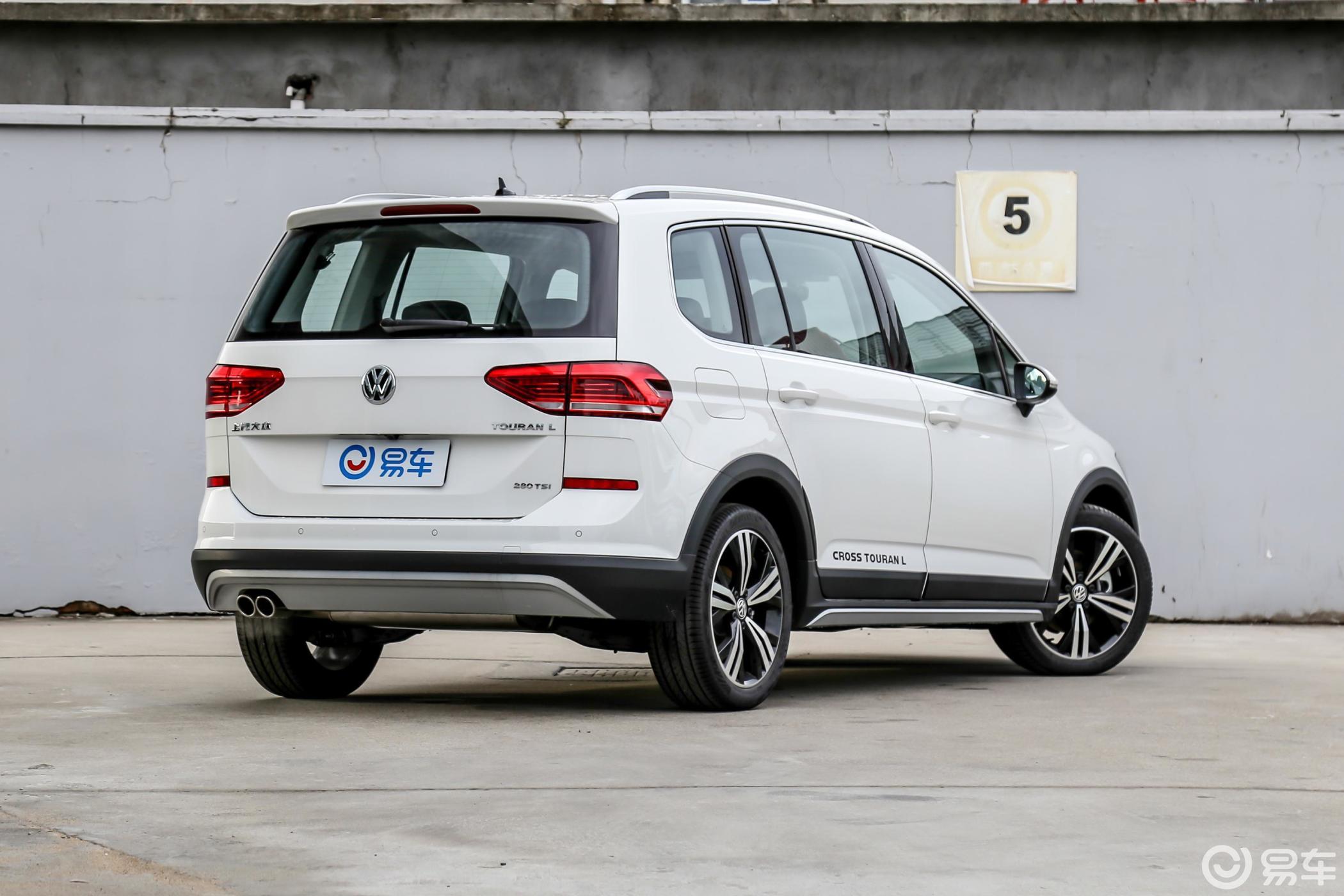 【途安l2018款280tsi 双离合 拓界版 7座 国v侧前45度车头向右水平