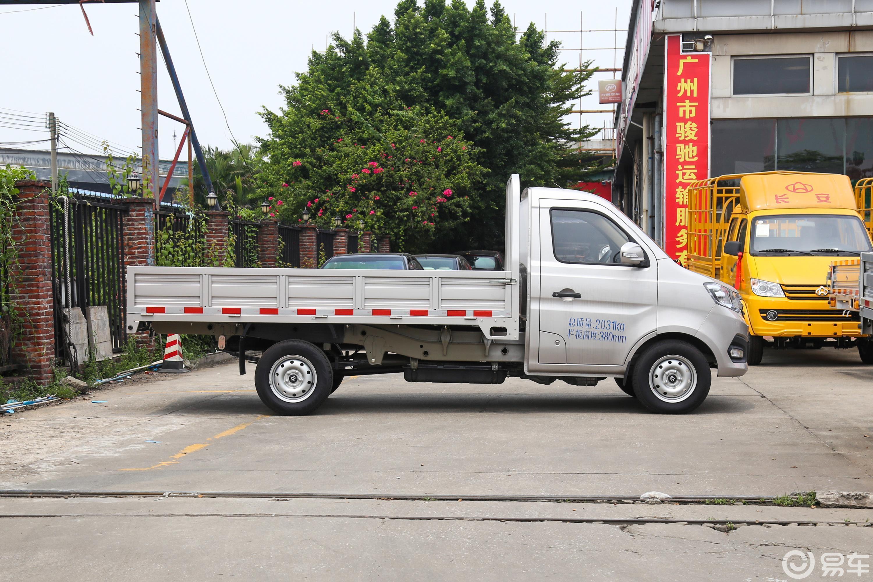 栏板1.5l 单排货箱2820